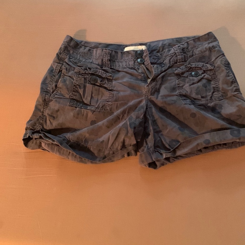 Selling shorts from old navy in very good condition any questions ask 😊